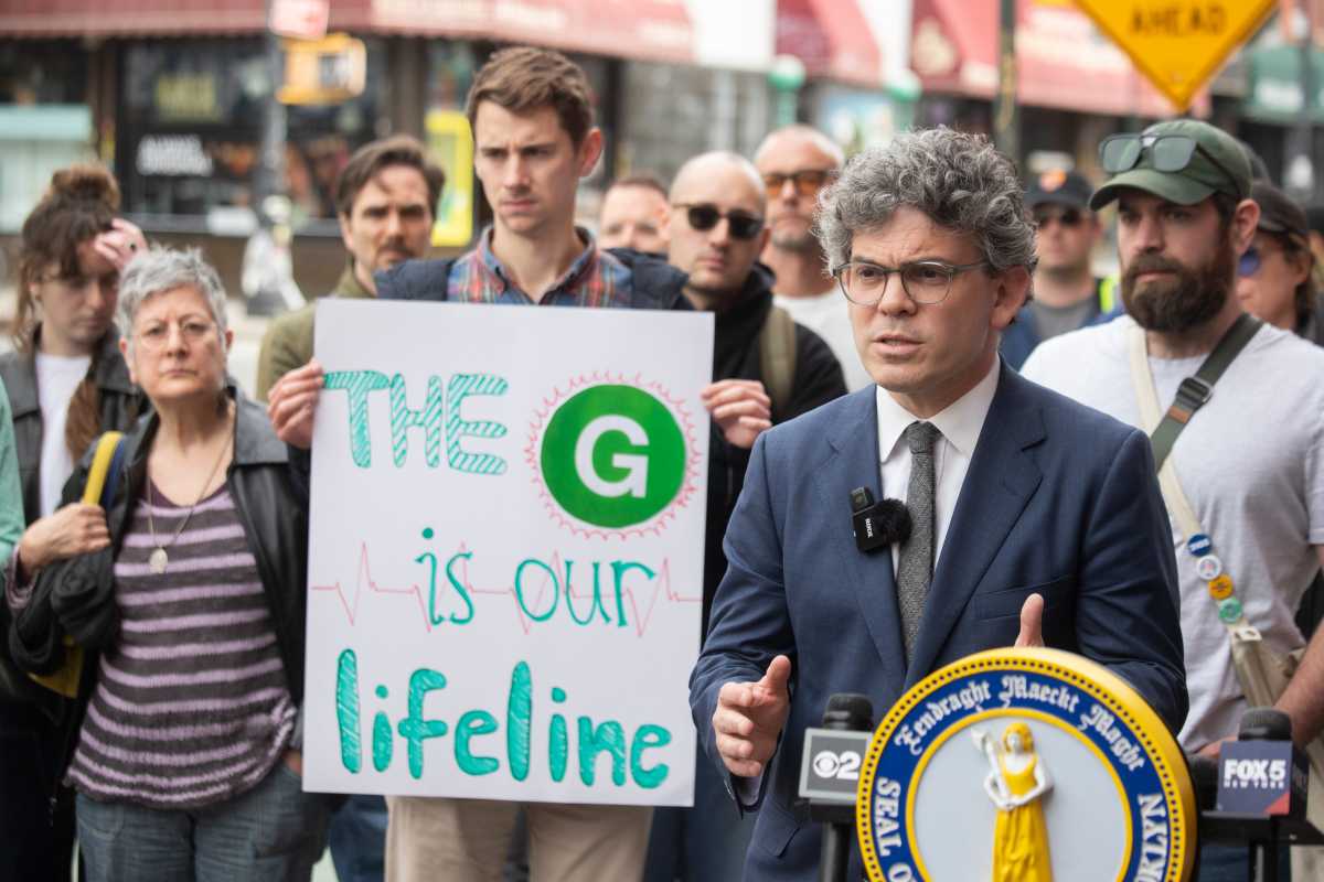 G train shutdown would 'devastate' small businesses in Greenpoint, locals say * Brooklyn Paper
