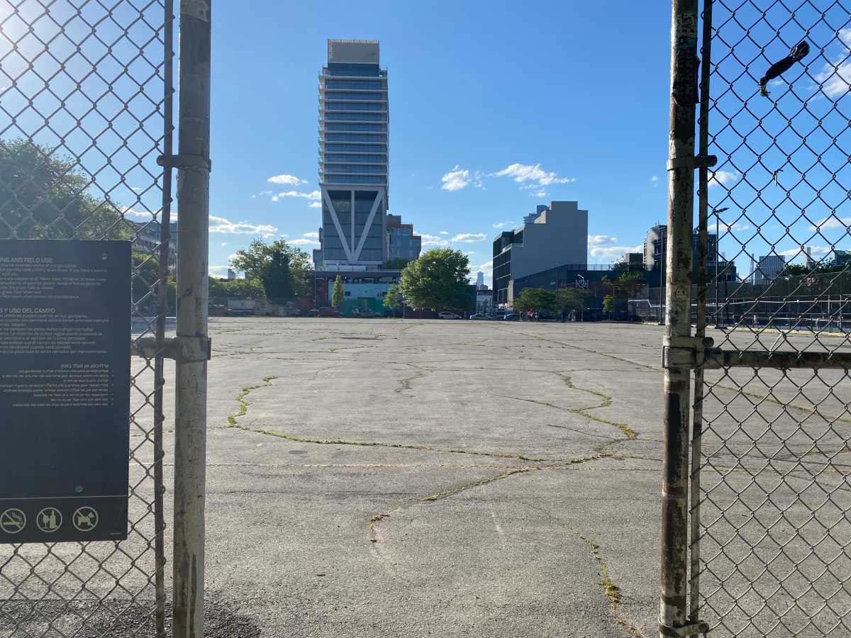 Community envisions green future for McCarren Park's asphalt lot * Brooklyn Paper