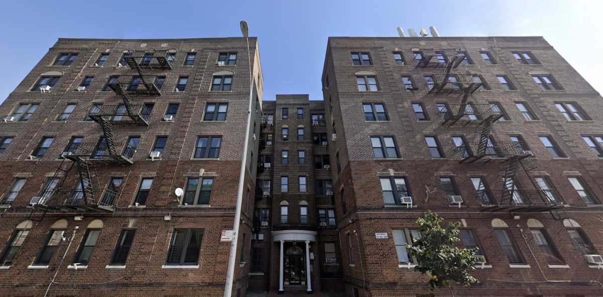 Crown Heights tenants accuse landlord of illegally de-stabilizing units after fake renovations * Brooklyn Paper